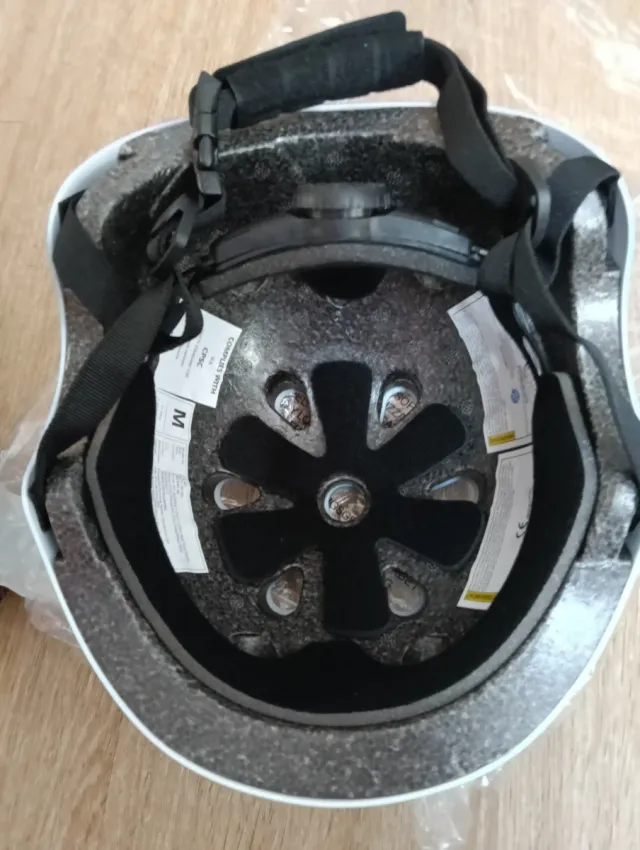 Casco y protecciones infantiles T M