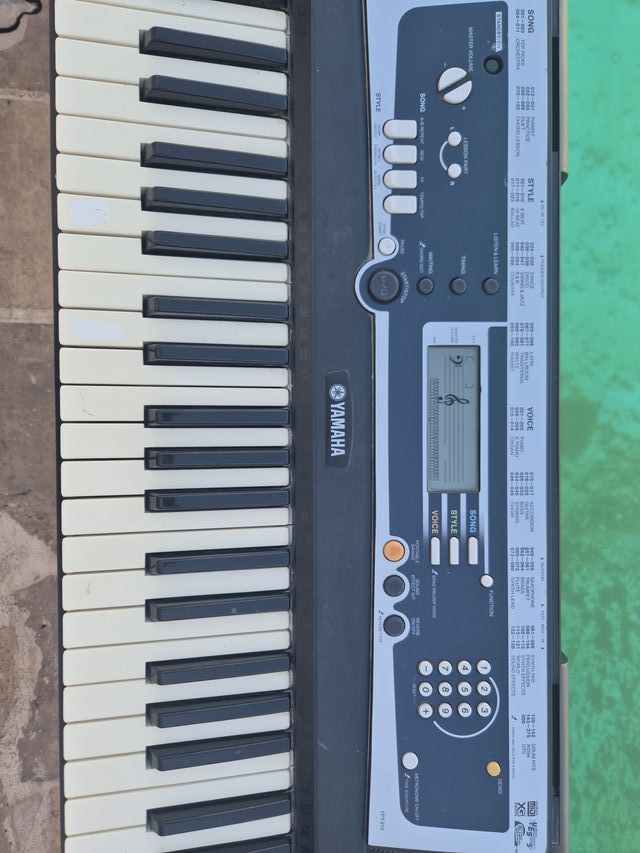 Teclado Yamaha Piano