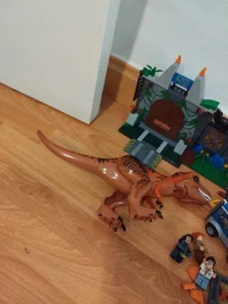 Lego Juniors 10758 T-Rex Ataque jurassic world