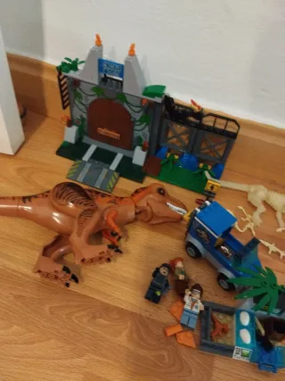 Lego Juniors 10758 T-Rex Ataque jurassic world