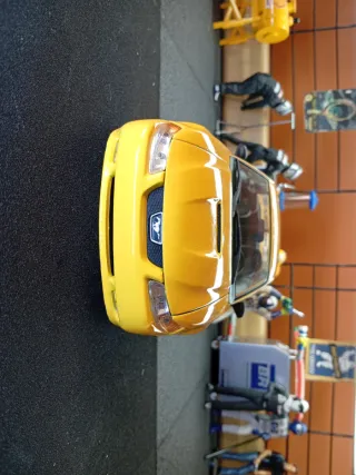 Ford Mustang GT 1999 Maisto Amarillo 1/18