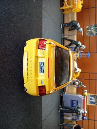 Ford Mustang GT 1999 Maisto Amarillo 1/18