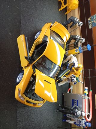 Ford Mustang GT 1999 Maisto Amarillo 1/18