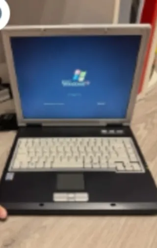 Portátil Airis Pentium lV