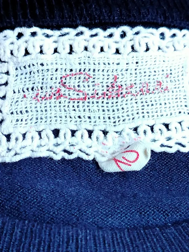 Jersey azul marino con corazones XS