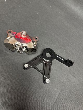Soporte Pinza Brembo 84mm Trasera Yamaha R6