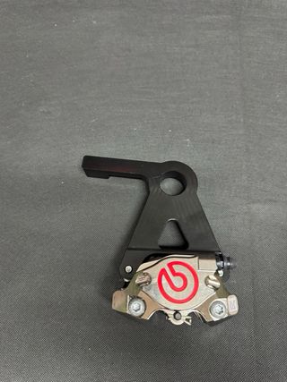 Soporte Pinza Brembo 84mm Trasera Yamaha R6
