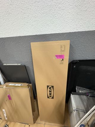 Armario modular Besta Ikea. puertas vidrio gris