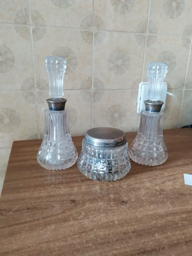 Juego botellitas tocador cristal y metal