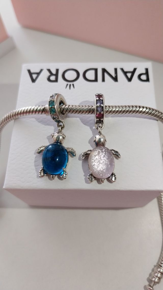 2 Charms Pandora Tortuga Azul y Rosa