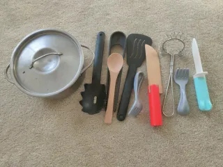 Olla y set de cocina de juguete