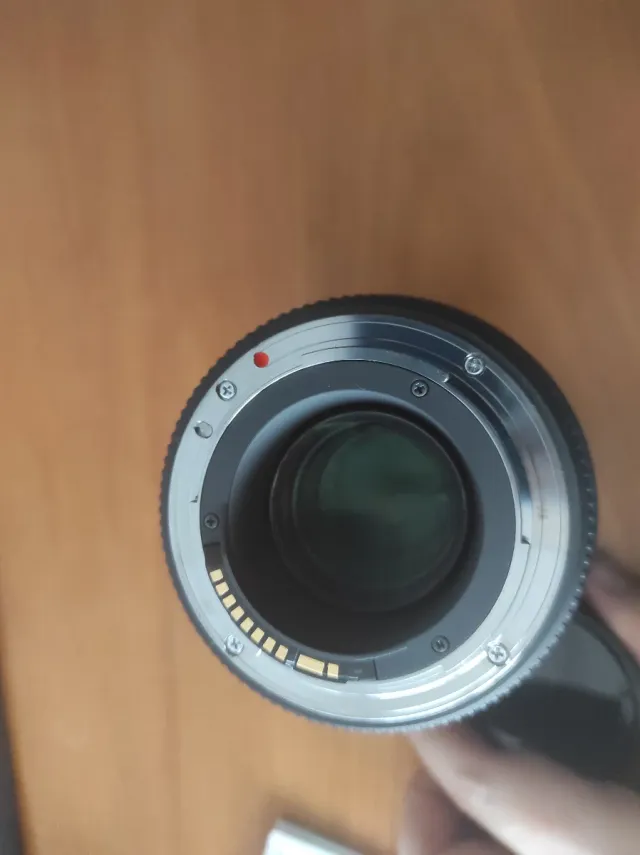 Sigma 105mm F2.8 EX DG Macro OS Canon