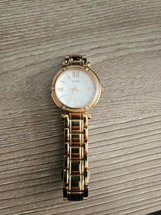 Reloj Guess Dorado Mujer