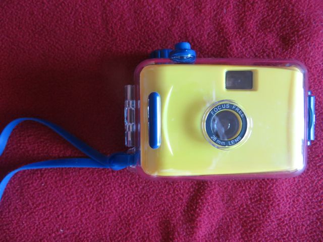 Cámara 35mm Sumergible Amarilla y Azul