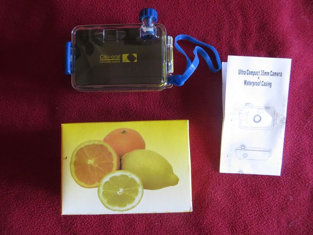 Cámara 35mm Sumergible Amarilla y Azul