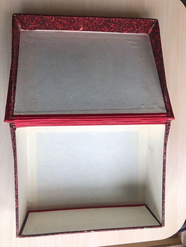 Archivo antiguo tipo Centauro rojo Archivador Caja