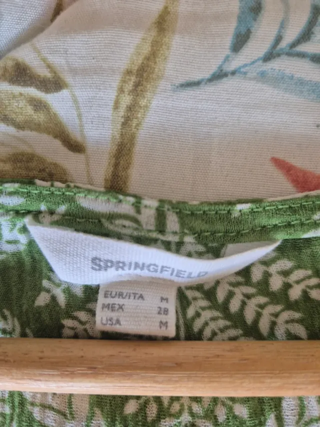 Blusa verde estampado primaveral Springfield