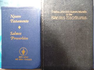 Libros antiguos religiosos y diccionarios
