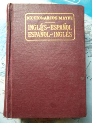 Libros antiguos religiosos y diccionarios
