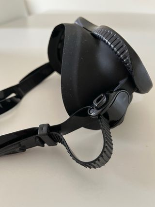 Máscara de mergulho preta