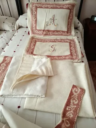 Colcha edredón rosa y blancode 1,35