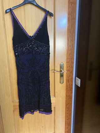 Vestido pedrería de fiesta negro y morado