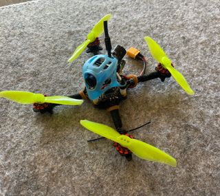 Dron Toothpick 2.5 pulgadas + 4 lipos