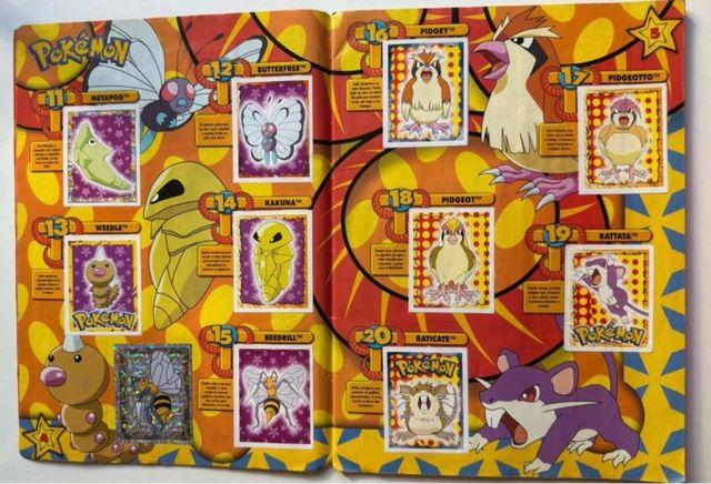 Album di adesivi e poster Pokemon
LETTURA COMPLETA