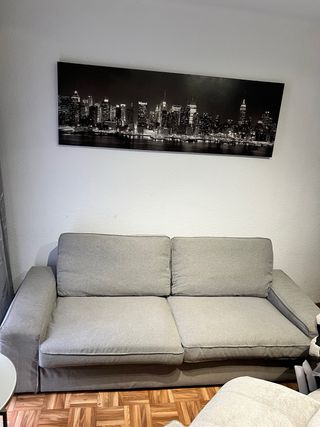 Sofá KIVIK 3 plazas Tibbleby beige/gris