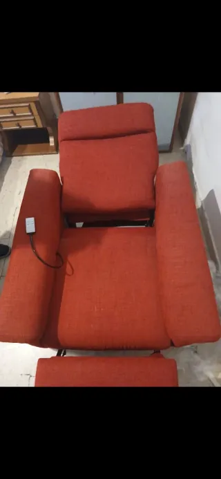 Poltrona reclinabile in tessuto rosso