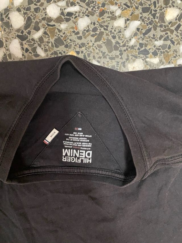 Camiseta Tommy Hilfiger Negra