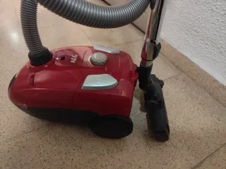 Aspiradora AEG VX4 X Efficiency Roja