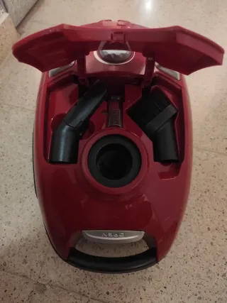 Aspiradora AEG VX4 X Efficiency Roja