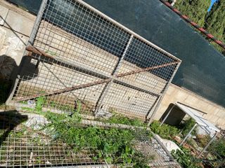 Puerta de entrada metálica