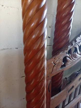 Cama Balinesa Madera Tallada con somier y colchón