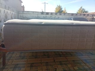 Cama Balinesa Madera Tallada con somier y colchón