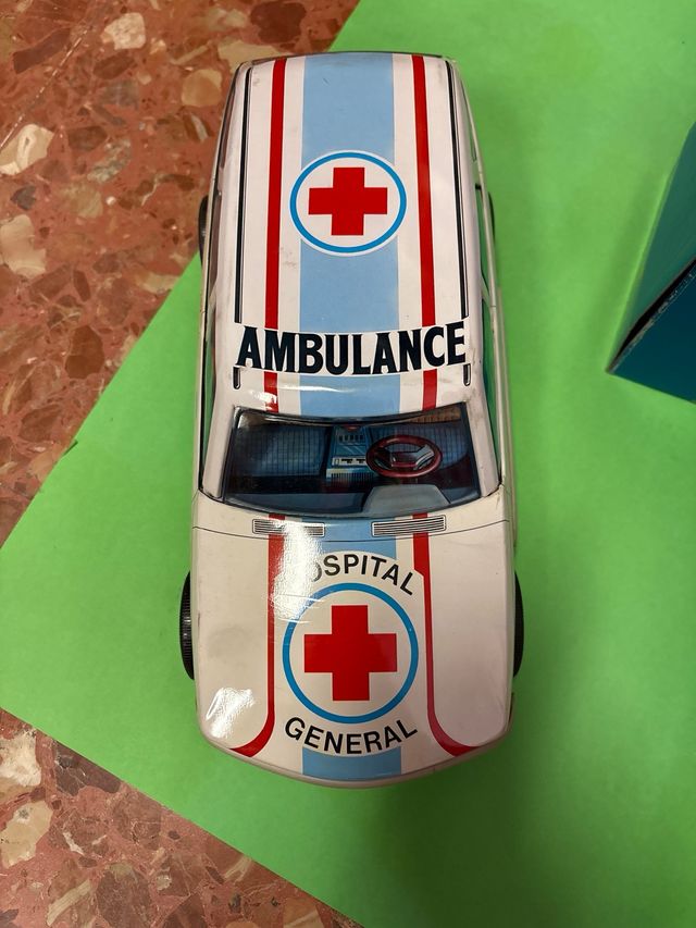 Coches de colección: Ambulancia, Policía ...
