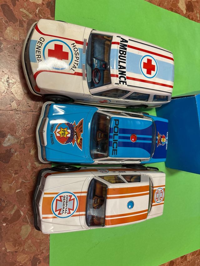 Coches de colección: Ambulancia, Policía ...