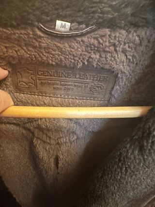 Chaqueta de piel marrón