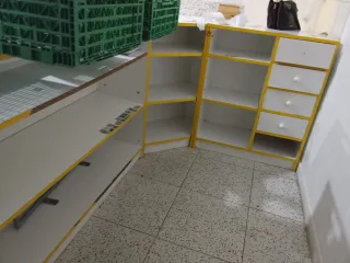 Mobiliario para tienda de golosinas o alimentación