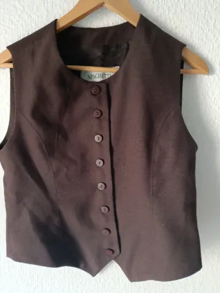 Conjunto Chaleco y Falda Marrón