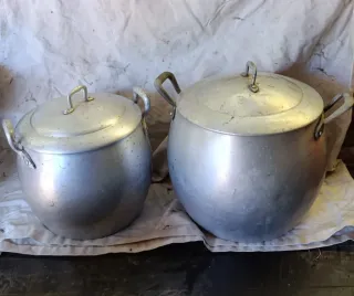 Ollas antiguas de aluminio