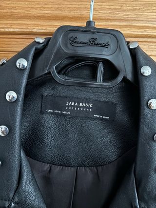 Cazadora Biker Zara Negra Tachuelas Calavera