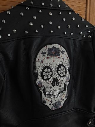 Cazadora Biker Zara Negra Tachuelas Calavera