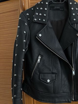 Cazadora Biker Zara Negra Tachuelas Calavera