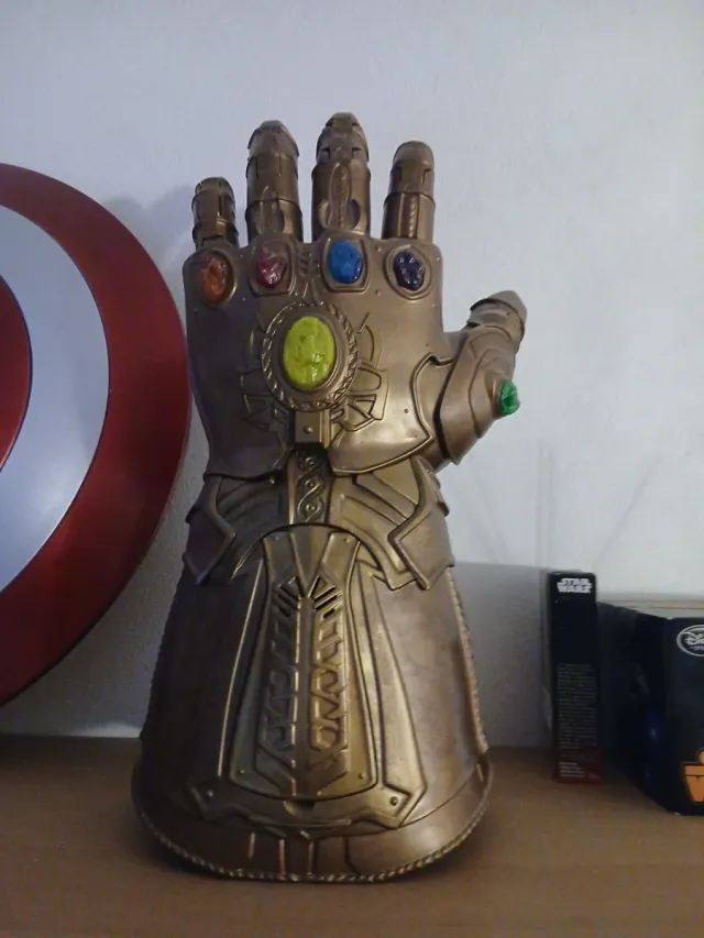 Guanto da collezione Thanos