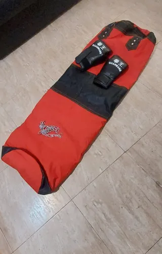 Saco de Boxeo y Guantes,cadena.
Entrega en mano