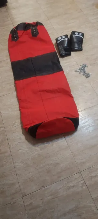 Saco de Boxeo y Guantes,cadena.
Entrega en mano