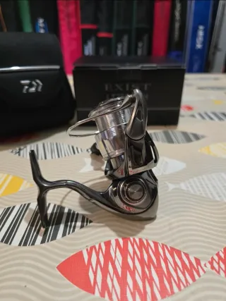 CARRETE DAIWA EXIST LT2500-XH G22