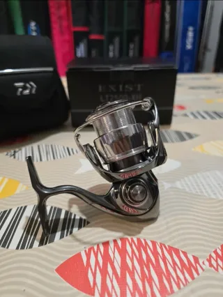 CARRETE DAIWA EXIST LT2500-XH G22